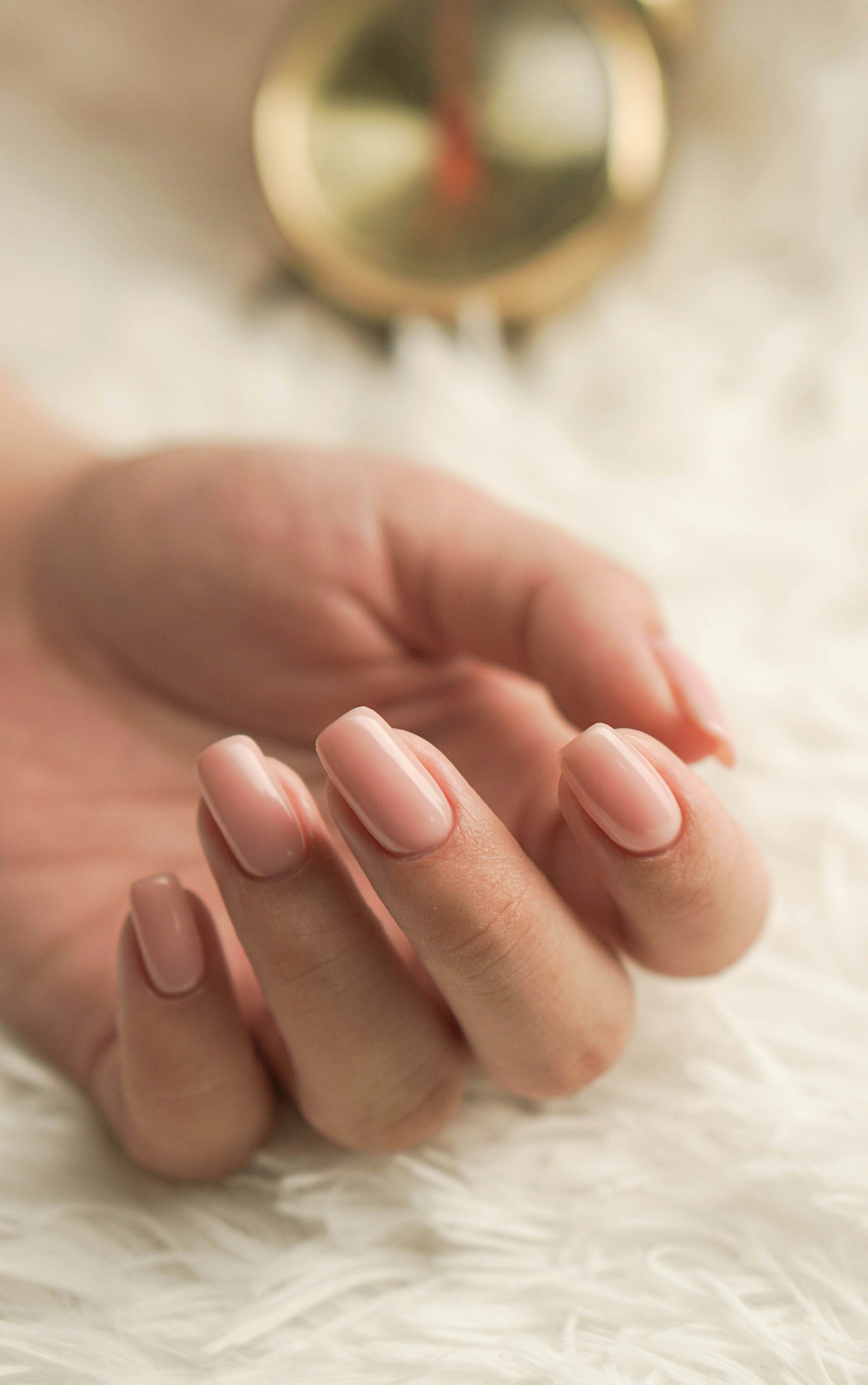 Manos con uñas prolijas (imagen ilustrativa)