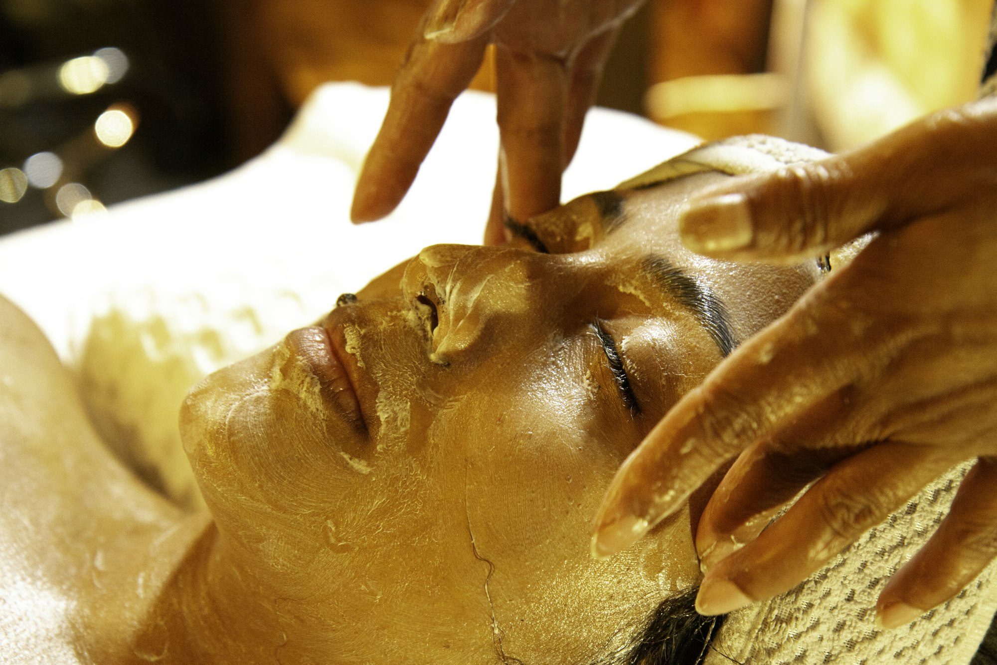 Tratamiento facial con máscara (imagen ilustrativa)