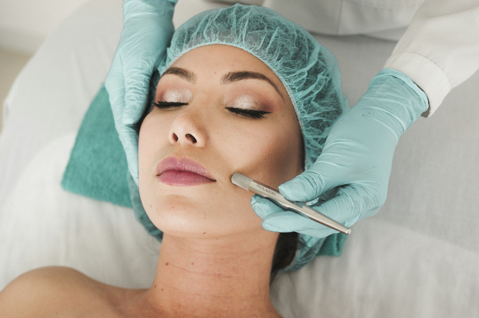 Tratamiento facial en cabina (imagen ilustrativa)